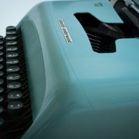 Olivetti 44 typewriter notecard